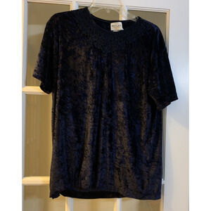 Bentley purple velvet short sleeved flower design blouse womens size medium